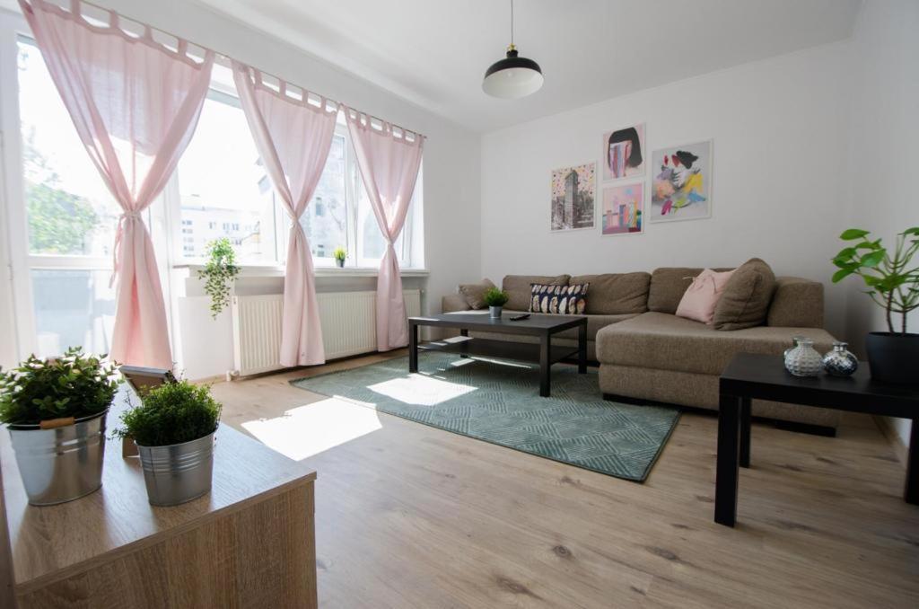 Bright Apartment Near Cismigiu And Old Town Bucarest Esterno foto