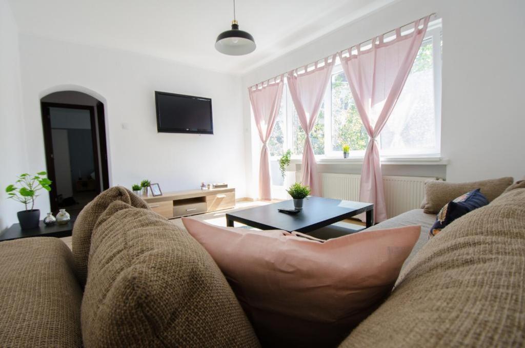 Bright Apartment Near Cismigiu And Old Town Bucarest Esterno foto